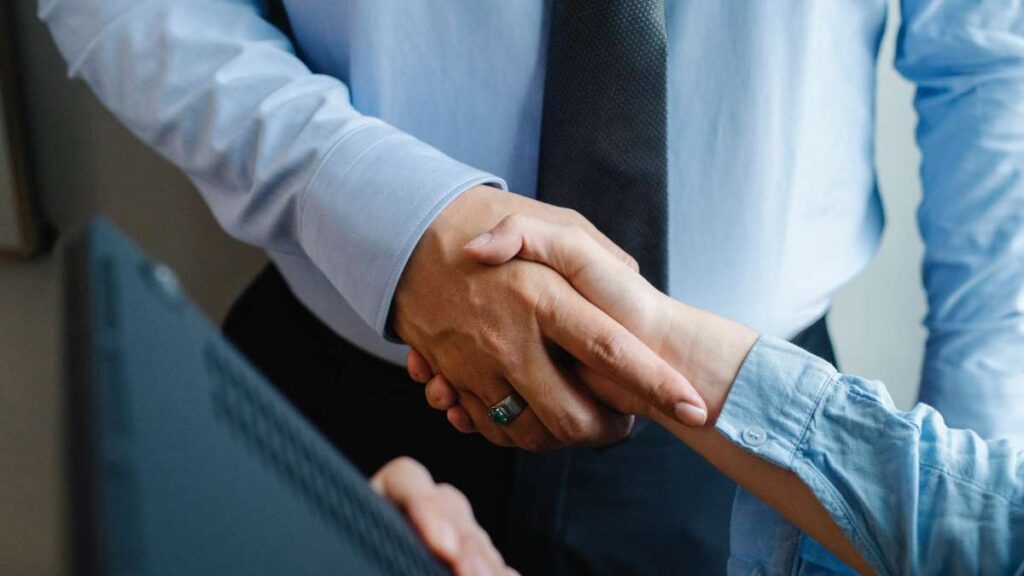 英語で「ご安心ください」