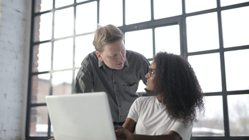 「対応中」の英語